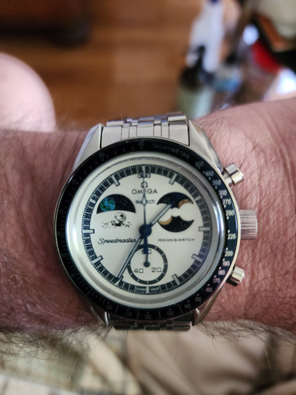 Omega x Swatch Bioceramic MoonSwatch S"Mission to Earthphase"  SNOOPY